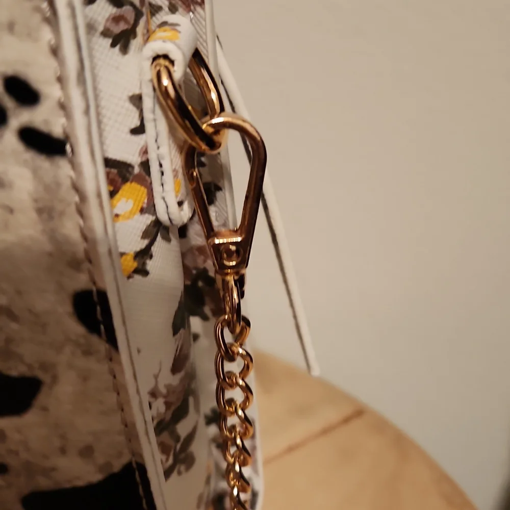 BP Crossbody with Chain - Picture 7 of 7